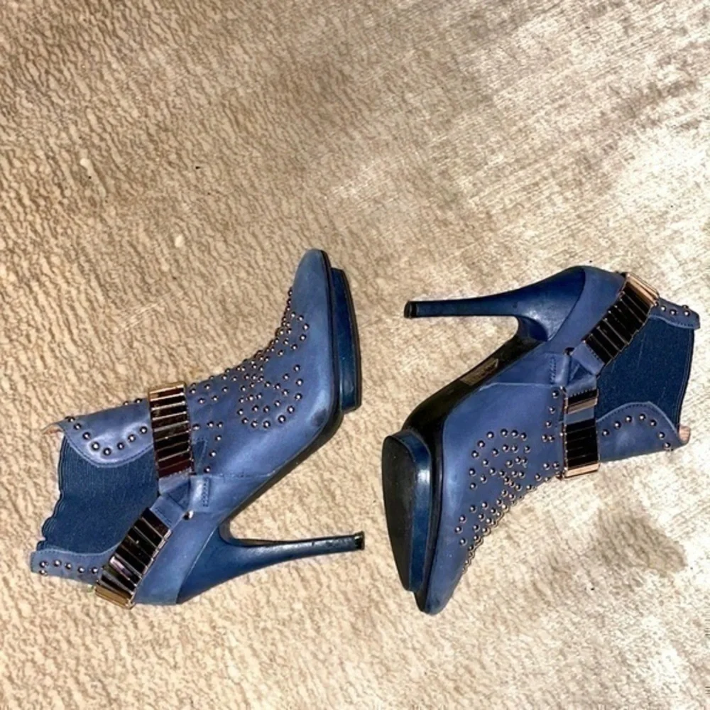 Jeffrey Campbell Blue Leather Studded Boots Size 6 Bootie Volpe gently preloved - Picture 5 of 13